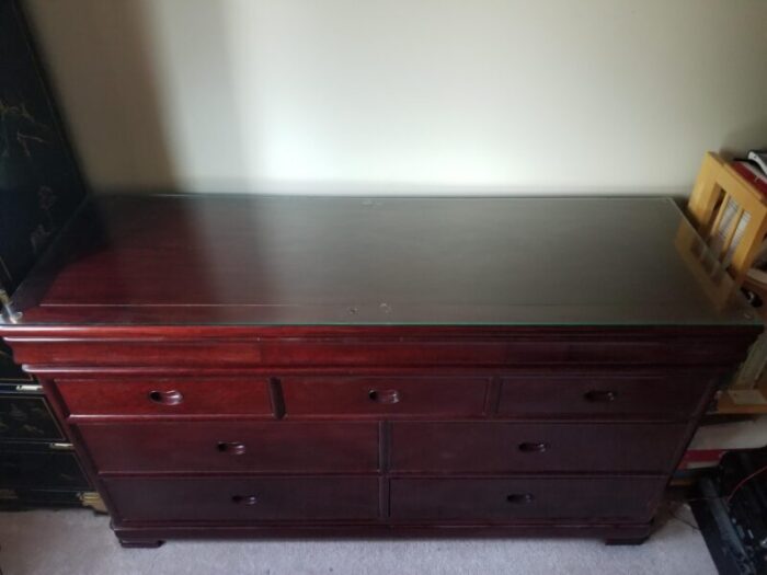 1990s low elongated elmwood brown heavy chinese dresser 3206