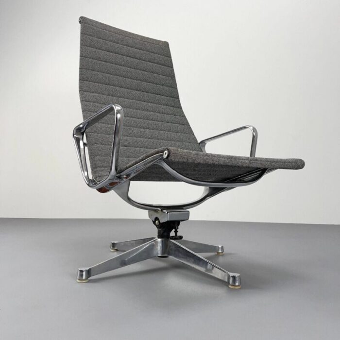 aluminum lounge chair ea124 by charles and ray eames for vitra 1970s 8174