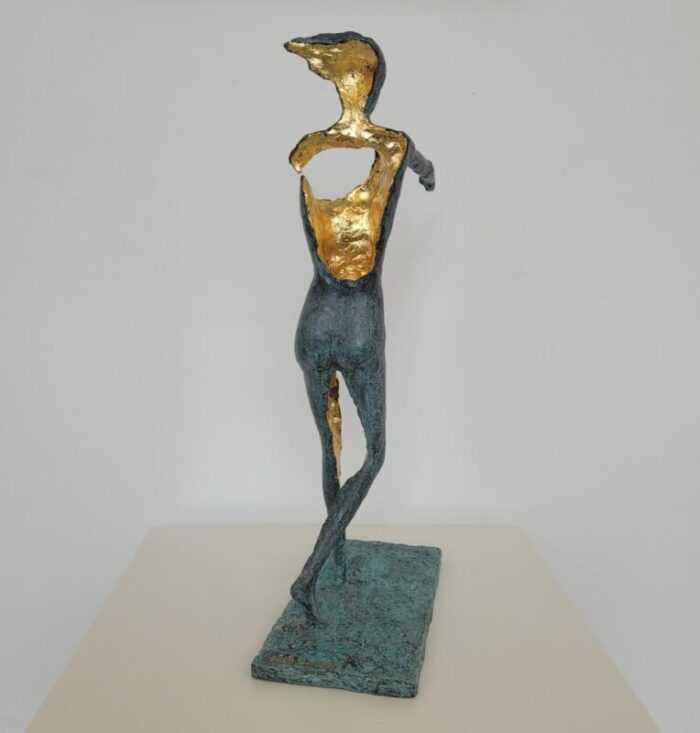 antonio giancaterino la ragazza camminante bronze 6424