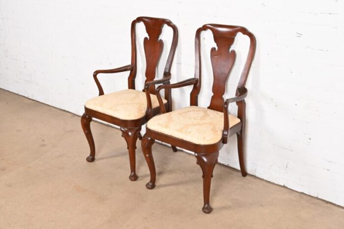 baker furniture historic charleston queen anne carved mahogany dining armchairs pair 2114