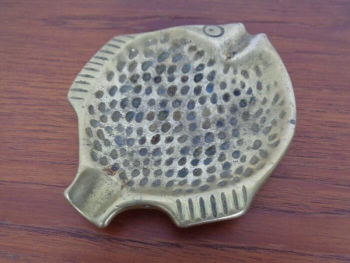 brutalist bronze fish ashtray 1960s 2