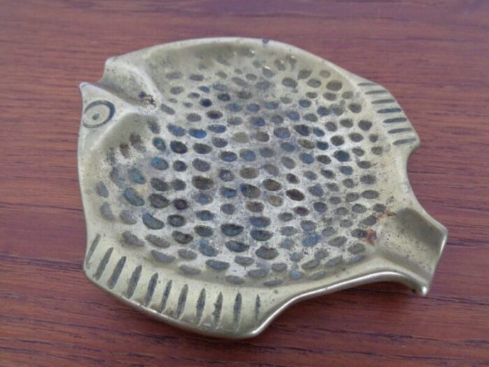 brutalist bronze fish ashtray 1960s 7