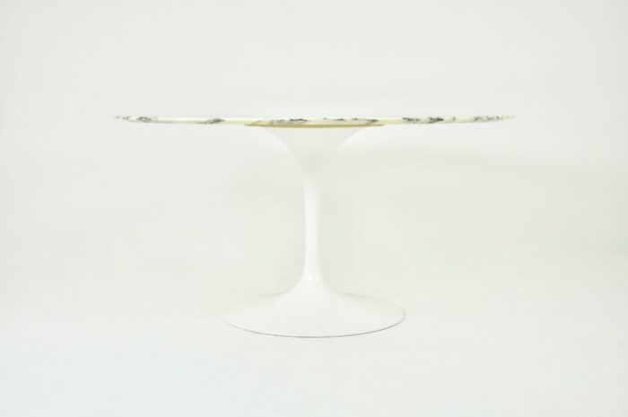 dining table by eero saarinen for knoll international 1960s 3011