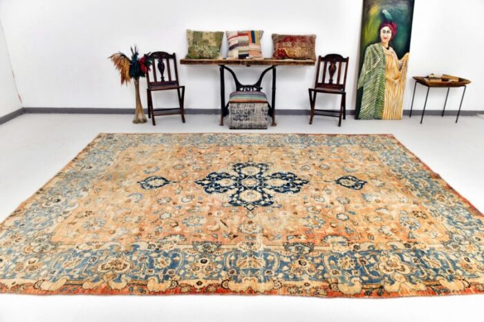 large vintage handmade rug in wool 0861