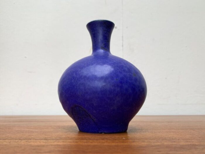 mid century blue minimalist vase 11