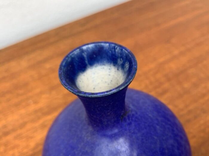 mid century blue minimalist vase 2