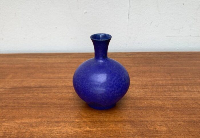 mid century blue minimalist vase 3