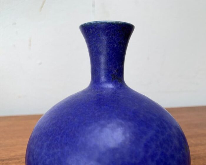 mid century blue minimalist vase 8