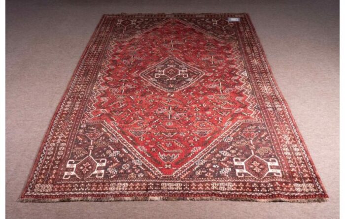 middle eastern rectangular rug in wool 1 1