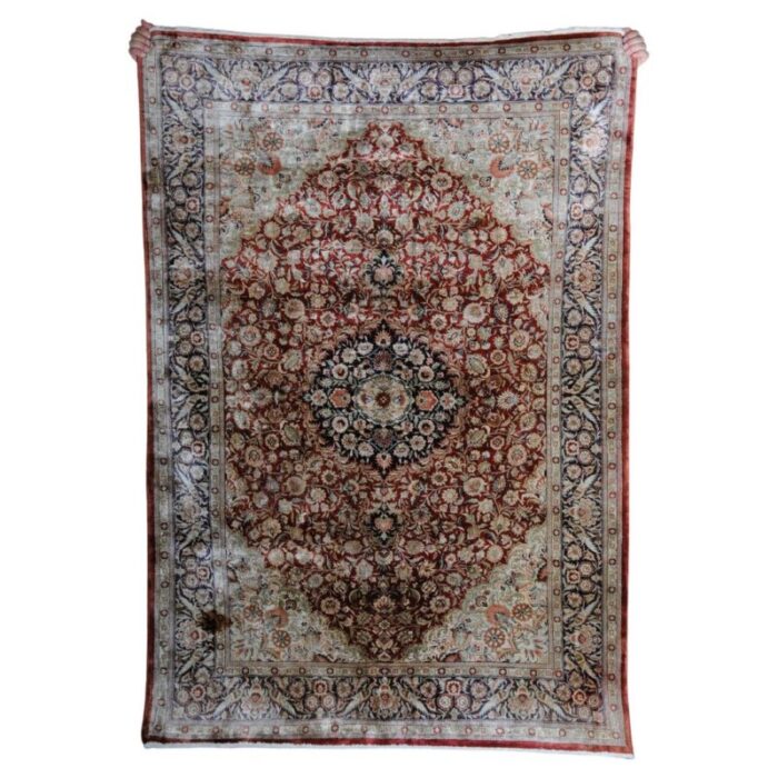 oriental rug in silk 1