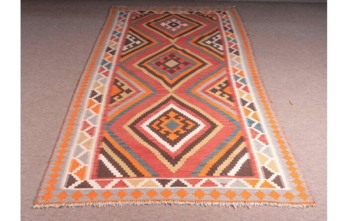 rectangular kilim rug in wool 1