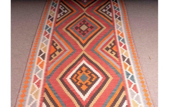 rectangular kilim rug in wool 2