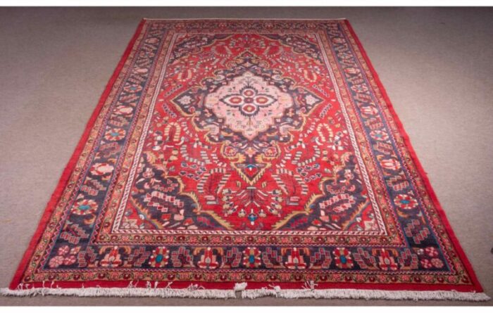 rectangular middle eastern rug in pure wool 1