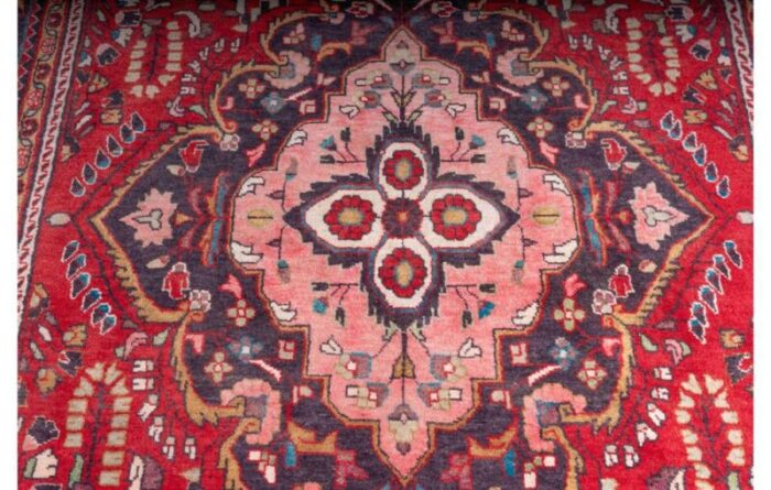 rectangular middle eastern rug in pure wool 2