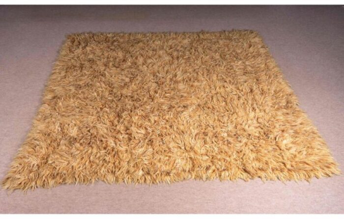 rectangular rug in long pile wool 2