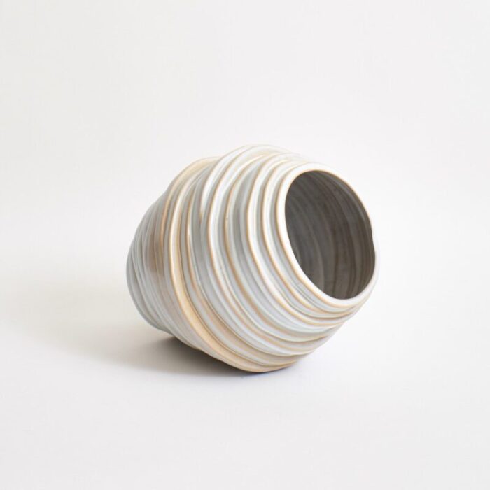 shiny white alfonso vase from project 213a 6