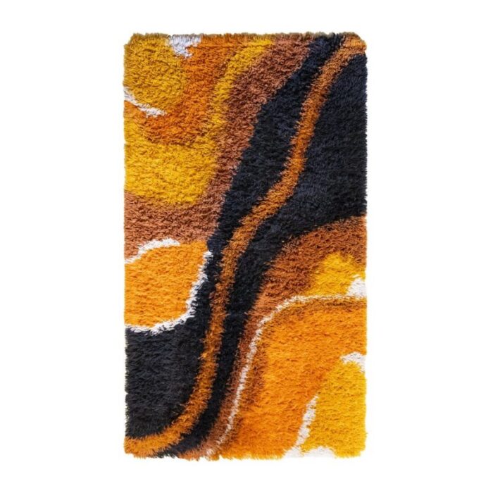 space age terra rug in orange 1