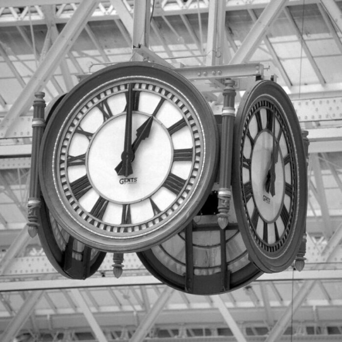 waterloo concourse clock clock hands from gents of leicester 2